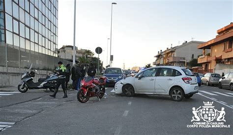 Cagliari Auto Contro Moto In Via Stamira Due Feriti Casteddu On Line