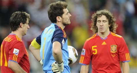 Futbolista Gay Critica Publicaciones De Iker Casillas Y Puyol Bromear