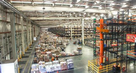 Warehouse Vs Distribution Center Whats The Difference Supply