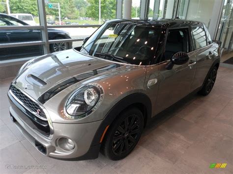 Melting Silver Mini Hardtop Cooper S Door Exterior Photo