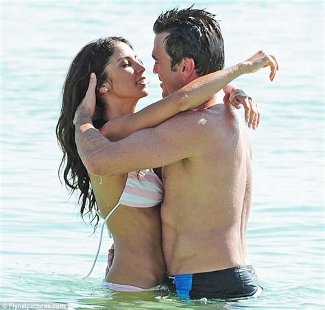 Leilani Dowding Showcases Her Taut Stomach In Sexy Bikini With George French Daily Mail Online