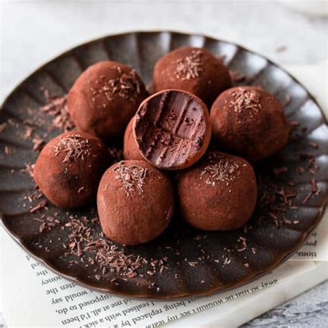 Vegan Chocolate Truffles With Cocoa Powder No Cream Cooking With Elo