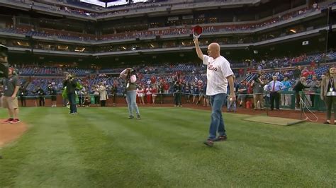 El Blooper De Bruce Willis En Un Partido De Béisbol Que Generó El