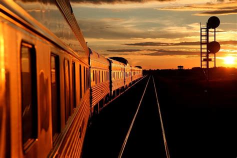 Voyagez à Bord Du Train Le Canadien Avec La Compagnie Via Rail Canada