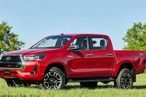 Toyota presentó en Argentina la Hilux 2021 - Maquinac