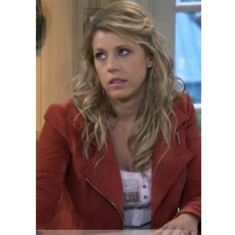 Jodie Sweetin Fuller House S02 Stephanie Tanner Red Jacket