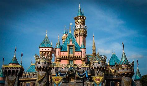 Disneyland California Guide Ultimate Guide To Visiting Disneyland California