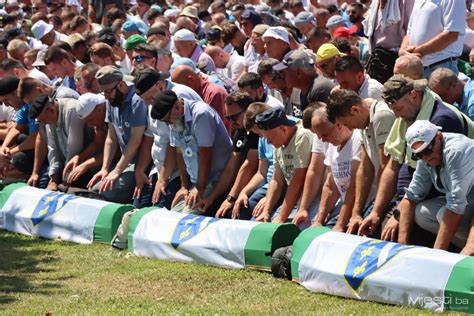 Klanjana D Enaza Za Rtava Genocida U Srebrenici