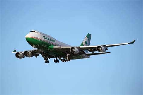 EVA Air B 16412 Arriving 26R YVR Scott McGeachy Flickr