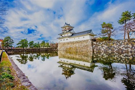 富山城〜雲とお城が同時に楽しめる｜城写真の日本の旅侍