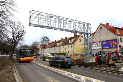 Ogromna Metalowa Konstrukcja Powstaje Na Ul Mickiewicza Przy Alei