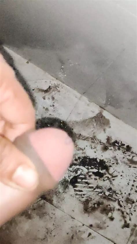 New Video Hand Job Bathroom Apne Girlfriend Ki Chut Dekh Ke Muth Mara Gay Porn Xhamster