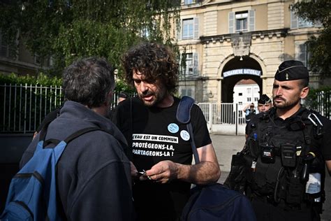 Niort Un Proc S Des Antibassines Fourre Tout Et Sous Haute Tension