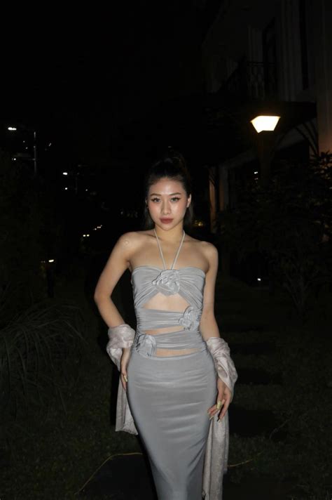 Hot girl TDDC Phạm Như Phương đáp trả loạt nhận xét khiếm nhã về vòng khi diện bikini