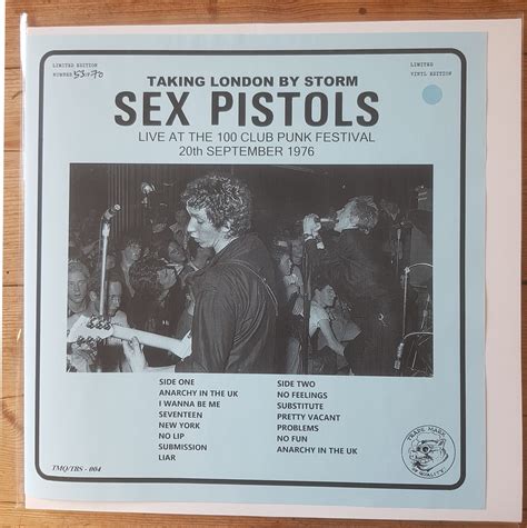 Se produkter som liknar Sex Pistols Taking London b på Tradera