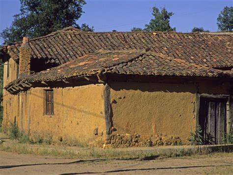 Turismo de León CASA DE ADOBE Casas de adobe Casas de tierra