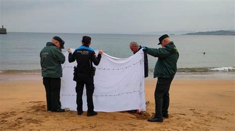 Cad Ver Luanco Hallan El Cad Ver De Una Mujer En La Playa De Luanco