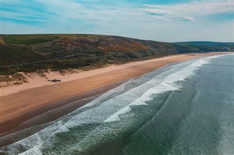 Dog Friendly Beaches in Croyde - BeachAtlas