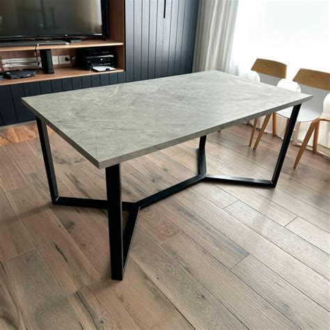 Mesa De Comedor Dekton Vera Pata Trineo De Hierro Negro Valtoria