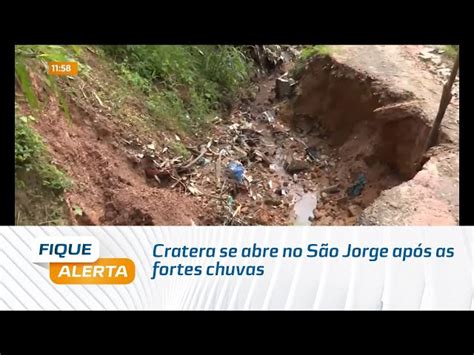 Cratera se abre no São Jorge após as fortes chuvas TNH1