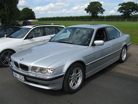 BMW 7 Series (E38) - Wikipedia