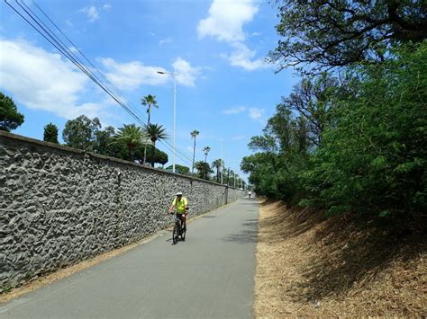 Le Parcours Cyclable du Littoral Varois V65 Etape 2 Hyères Port