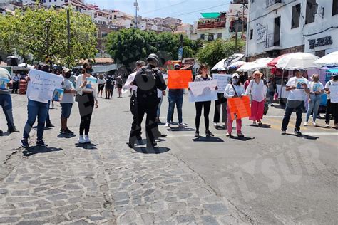 Bloquean La Carretera En Taxco Para Exigir La Localizaci N De Un