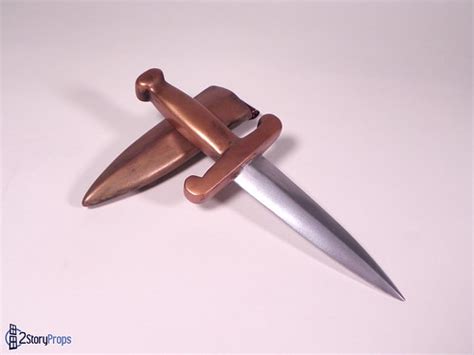 Storyprops Peter Pan S Dagger