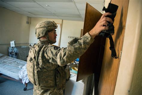 Dvids Images U S Army Explosive Ordnance Disposal Technicians