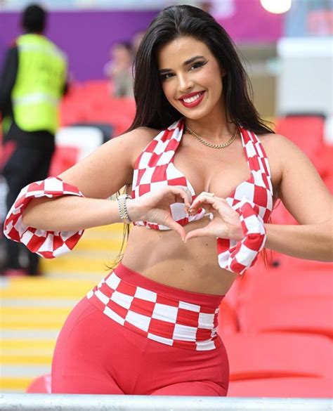 Ivana Kroll fan nữ sexy nhất World Cup 2022 có body nuột nà là ai