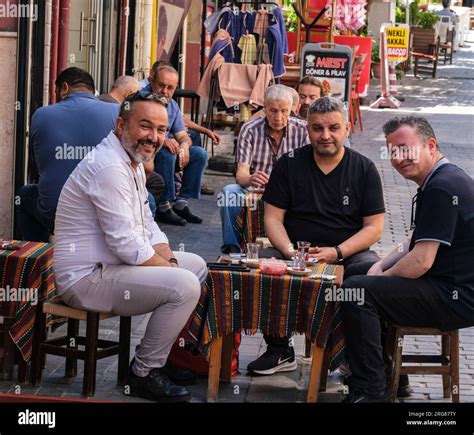 Men Talking Cafe Hi Res Stock Photography And Images Alamy