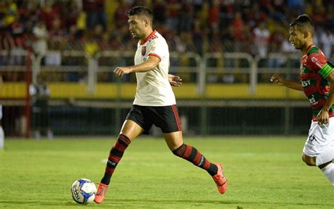 Flamengo Petkovic vê Arrascaeta na briga Diego por posição FlaResenha