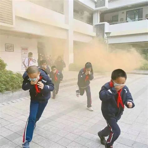 演练储能备无患，消防安全驻心间——记丰泽区实验小学潘山校区消防演练教育活动王东剑疏散演练