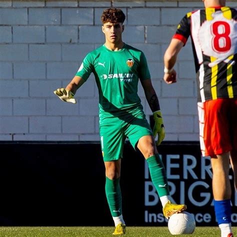 Ra L Jim Nez Latorre Portero Del Valencia Cf Foto De