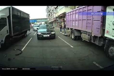 車cam直擊 點解會扭軚去撞隔離貨車？發緊夢唔知寶馬入線？ 車cam 影片 Kkleo