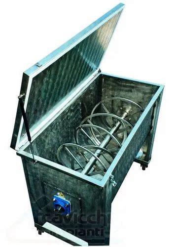 Mild Steel Three Phase Ribbon Blender For Mixing Capacity 500 Kg At