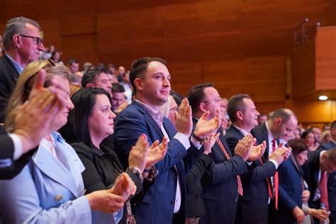 ВМРО-ДПМНЕ: Стани Цаци и Јово грант – СДС целосно да се реформира ...