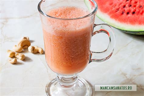 Smoothie Cu Pepene Rosu Caju Crud Si Mirodenii Mancamsanatos