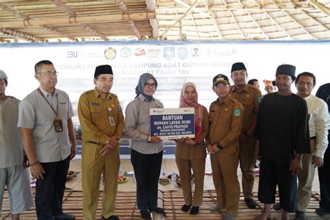 Pt Timah Tbk Hands Over Three Aid To Communities In Belinyu District