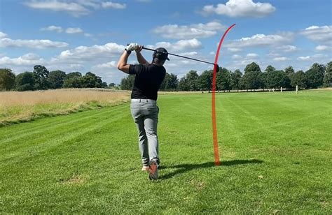 Strong Golf Grip Vs Weak Golf Grip Which Is Better For You Toftrees