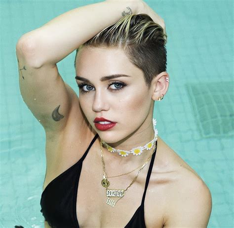 Miley Cyrus Brasil Fan Account On Twitter Hot Girl Summer 🔥🔥🔥 Miley Cyrus Fotografada Por