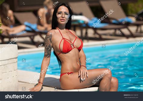 Sexy Brunette Woman Long Hair Posing Foto Stok 653118319 Shutterstock