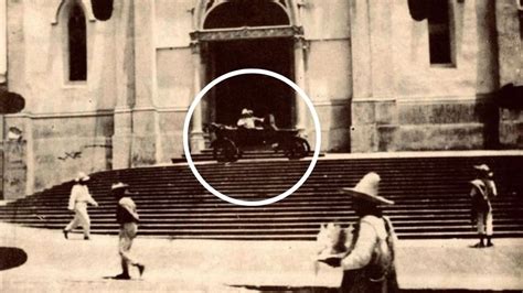 Historia Xalapa la vez que un auto se subió a las escaleras de la