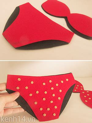 Bikini dâu tây ngồ ngộ trang trí phòng tắm