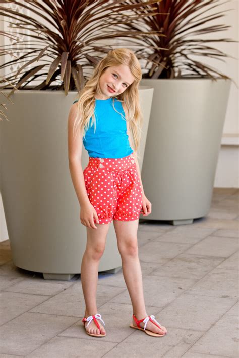 Hot Sexy Amelia Jakovich Bikini Pics