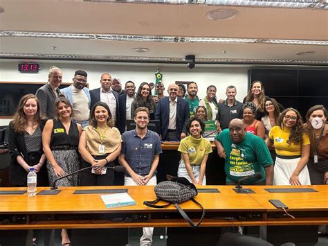 Bandeira De Mello Recebe Representantes Da Rede Favela Sustent Vel