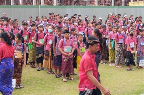 Srikandi BUMN Goes To Campus Universitas Udayana Kepemimpinan