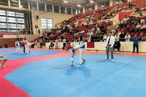 Rekordowa Frekwencja Na Turnieju W Ostrowcu