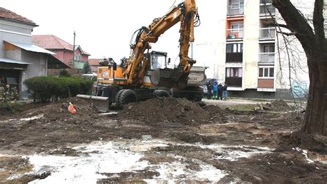 Po Etak Radova Na Izgradnji Novog Parka I Parking Prostora Youtube