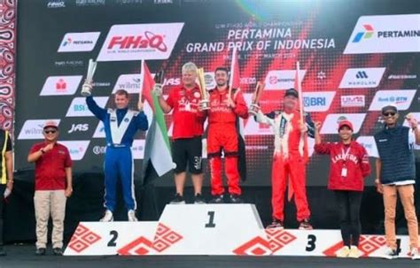 Pebalap Debutan Rusty Wyatt Raih Juara F1 Powerboat Danau Toba 2024